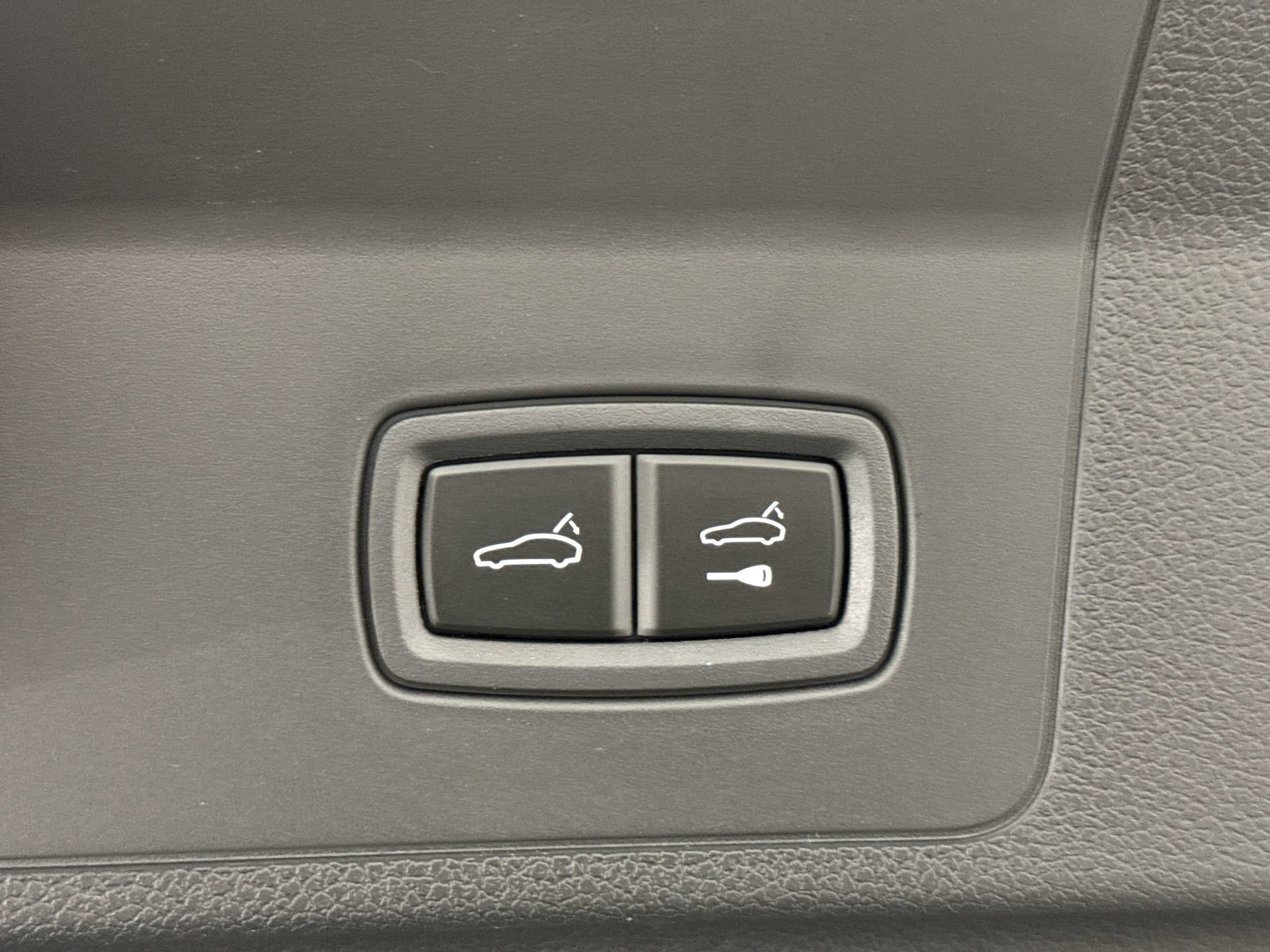 Certified 2025 Porsche Panamera 4 image 33