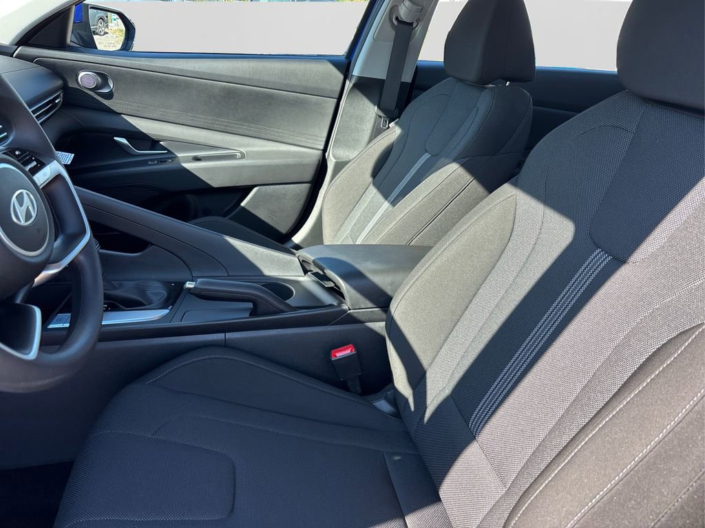 Certified 2024 Hyundai Elantra SE image 9