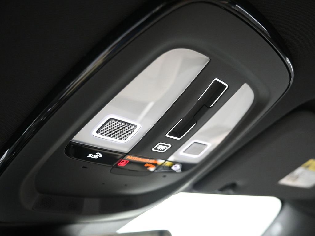 New 2026 Volvo XC60 B5 Plus w/ Climate Package image 25