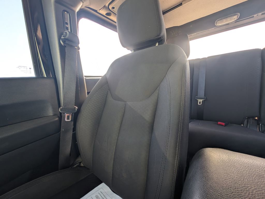 Used 2016 Jeep Wrangler Unlimited Sport image 12