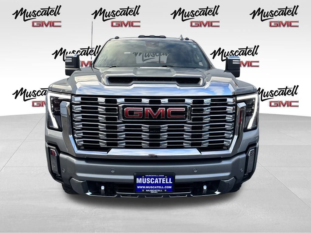 Used 2024 GMC Sierra 3500 Denali w/ Technology Package image 2