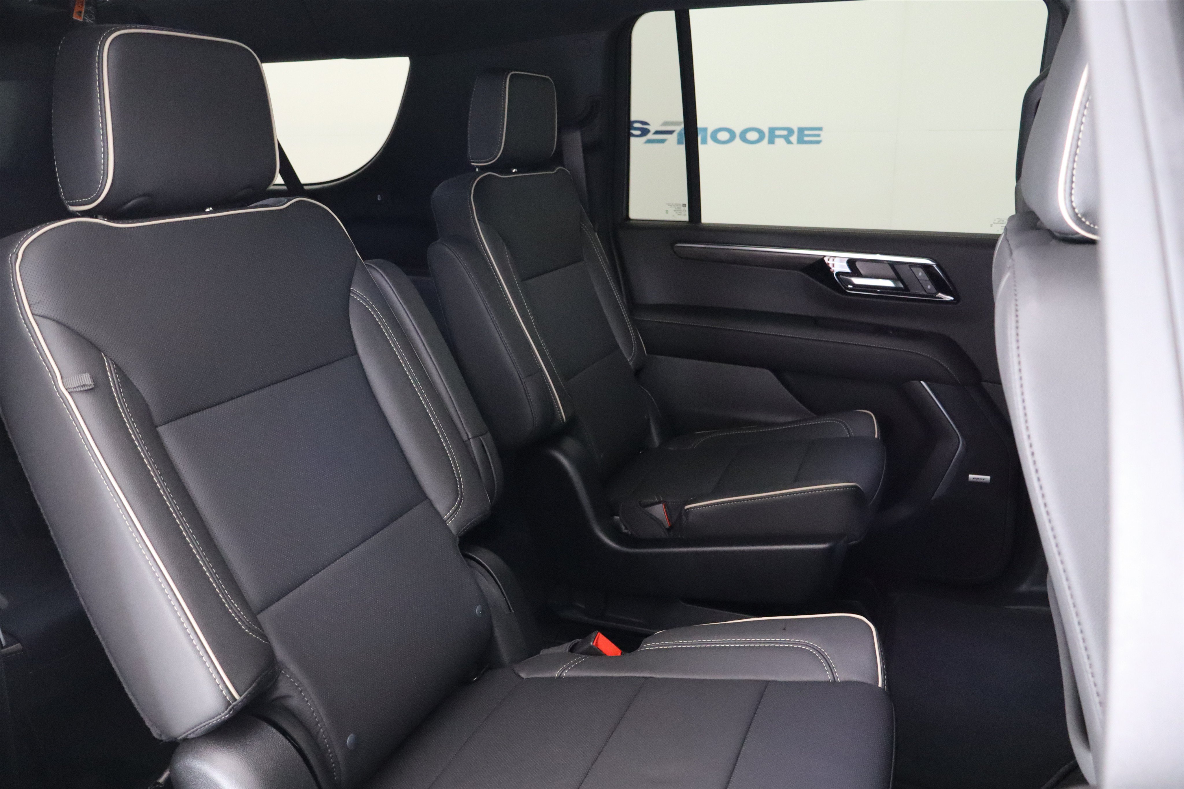 New 2026 Chevrolet Suburban Premier w/ Sun And Tow Package AWD/4WD image 22