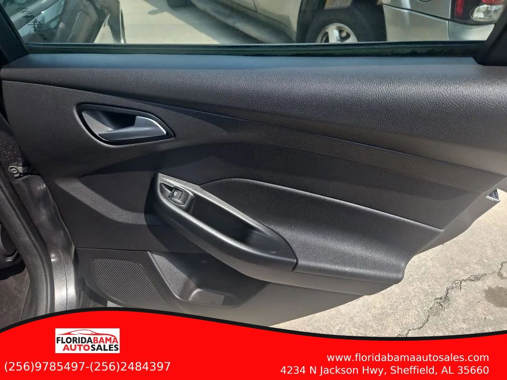 Used 2018 Ford Focus SE FWD image 7