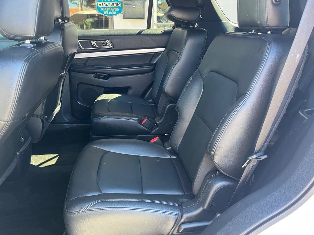 Used 2017 Ford Explorer XLT w/ Equipment Group 202A AWD/4WD image 22