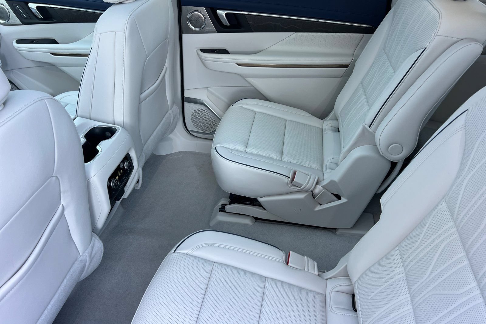 New 2026 Buick Enclave Avenir w/ Super Cruise Package FWD image 9
