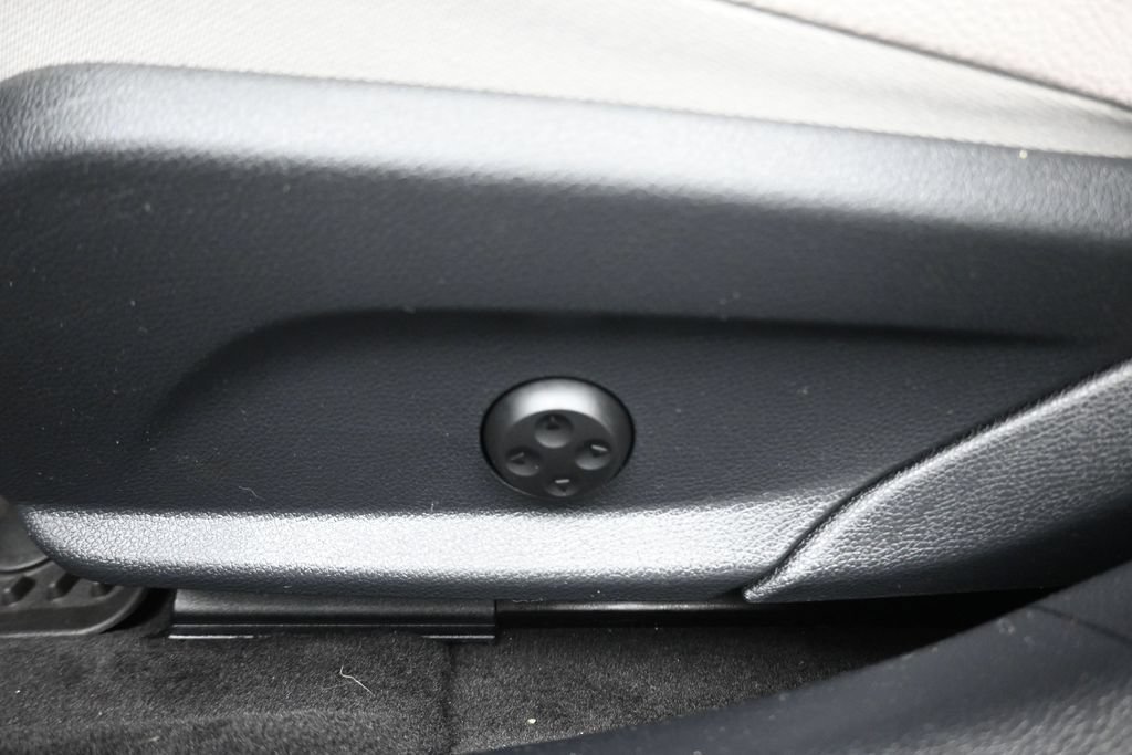 Used 2016 Mercedes-Benz C 300 4MATIC Sedan image 13