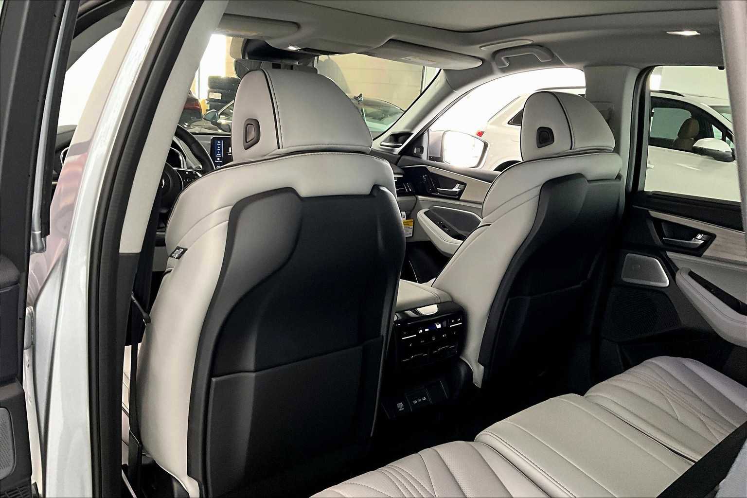 New 2026 Acura MDX SH-AWD w/ Advance Package image 10