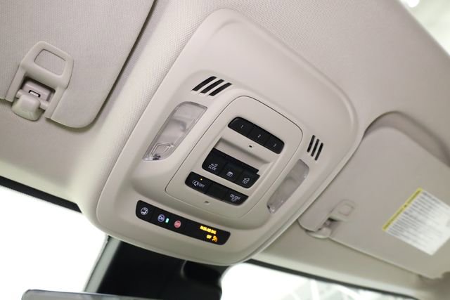 Used 2022 Buick Envision Avenir w/ Technology Package II image 27