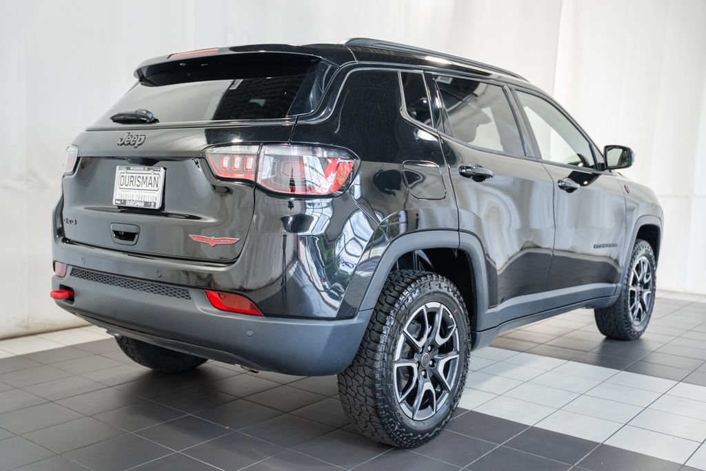 Certified 2025 Jeep Compass Trailhawk AWD/4WD image 4