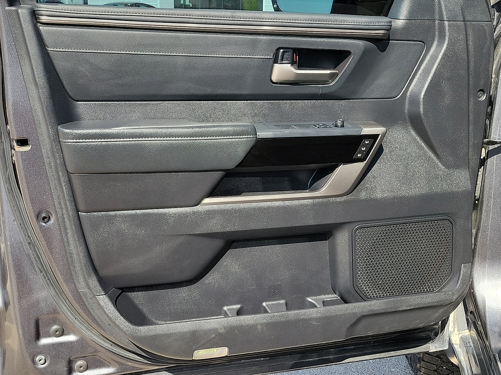 Used 2022 Toyota Tundra Limited AWD/4WD image 11