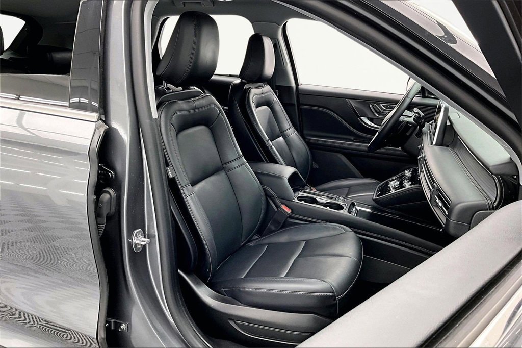 Used 2022 Lincoln Corsair AWD w/ Equipment Group 101A image 7