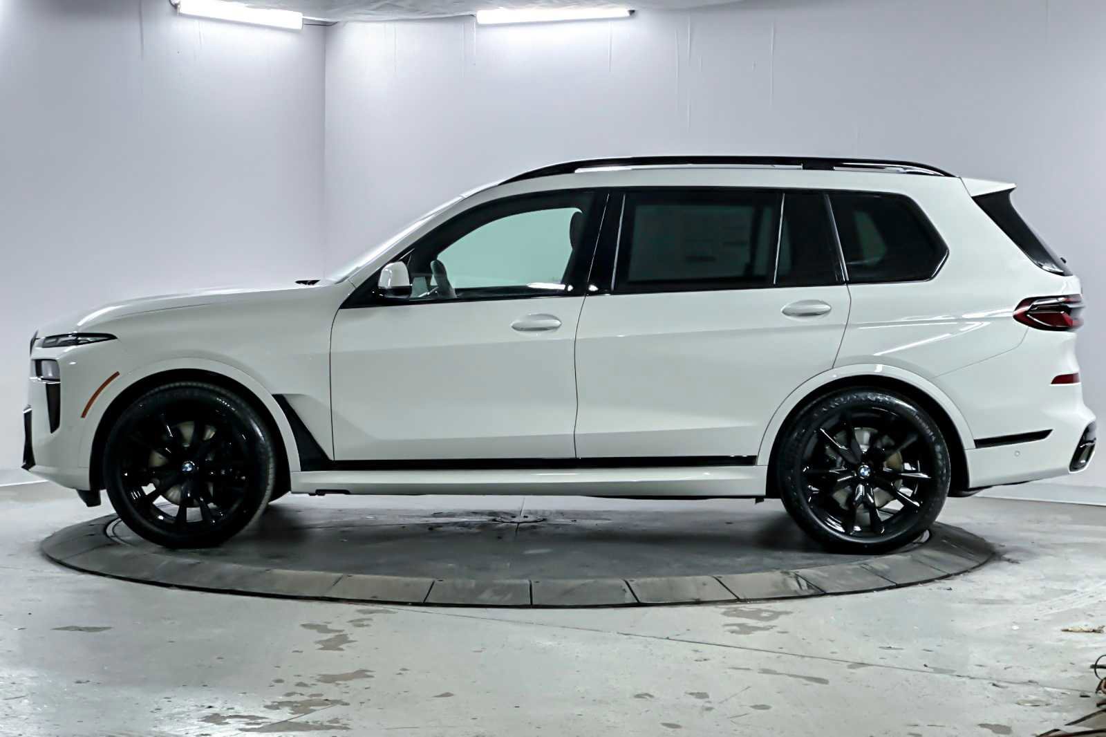 New 2026 BMW X7 xDrive40i w/ M Sport Package image 5