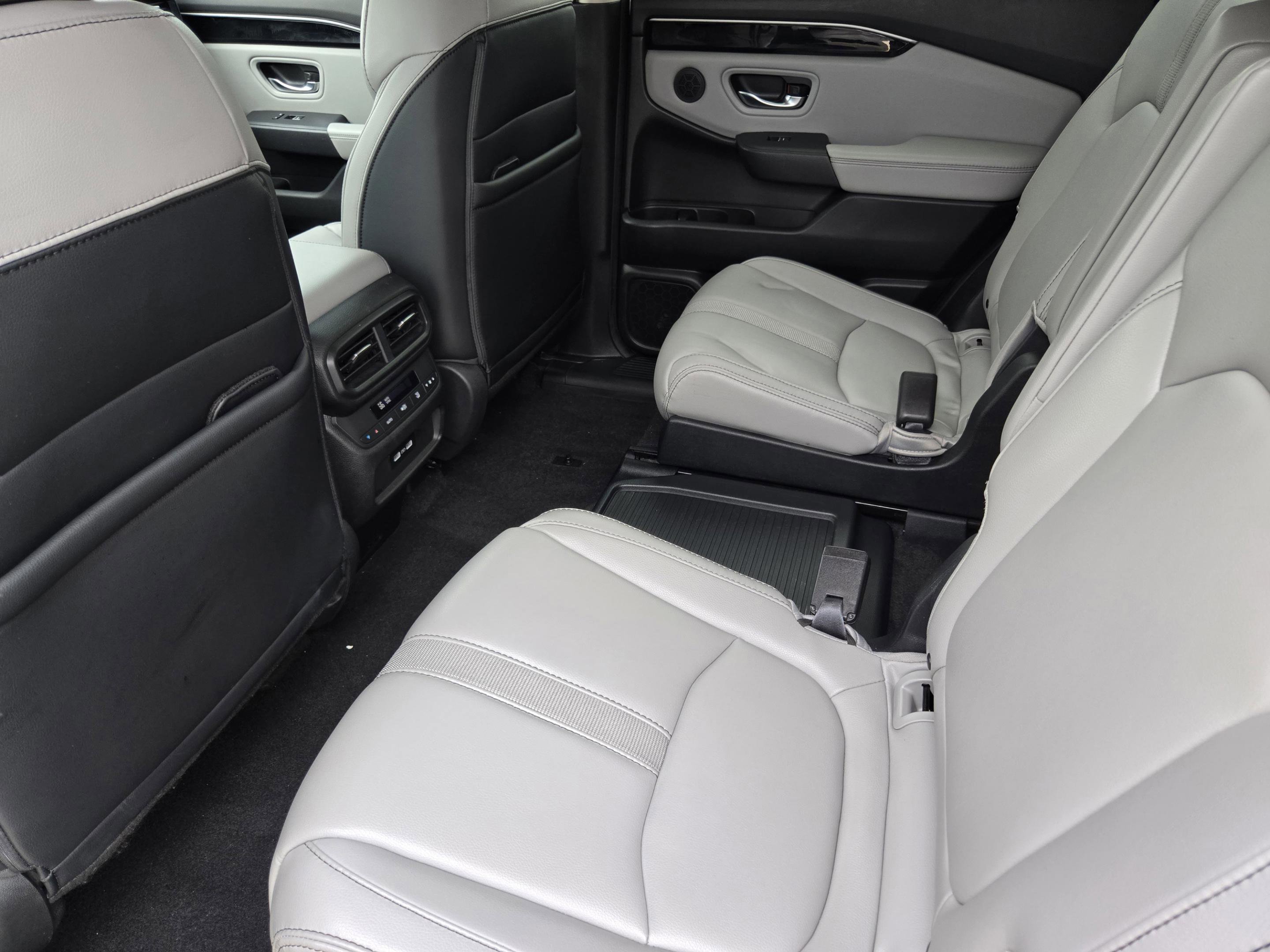 Used 2023 Honda Pilot EX-L image 25