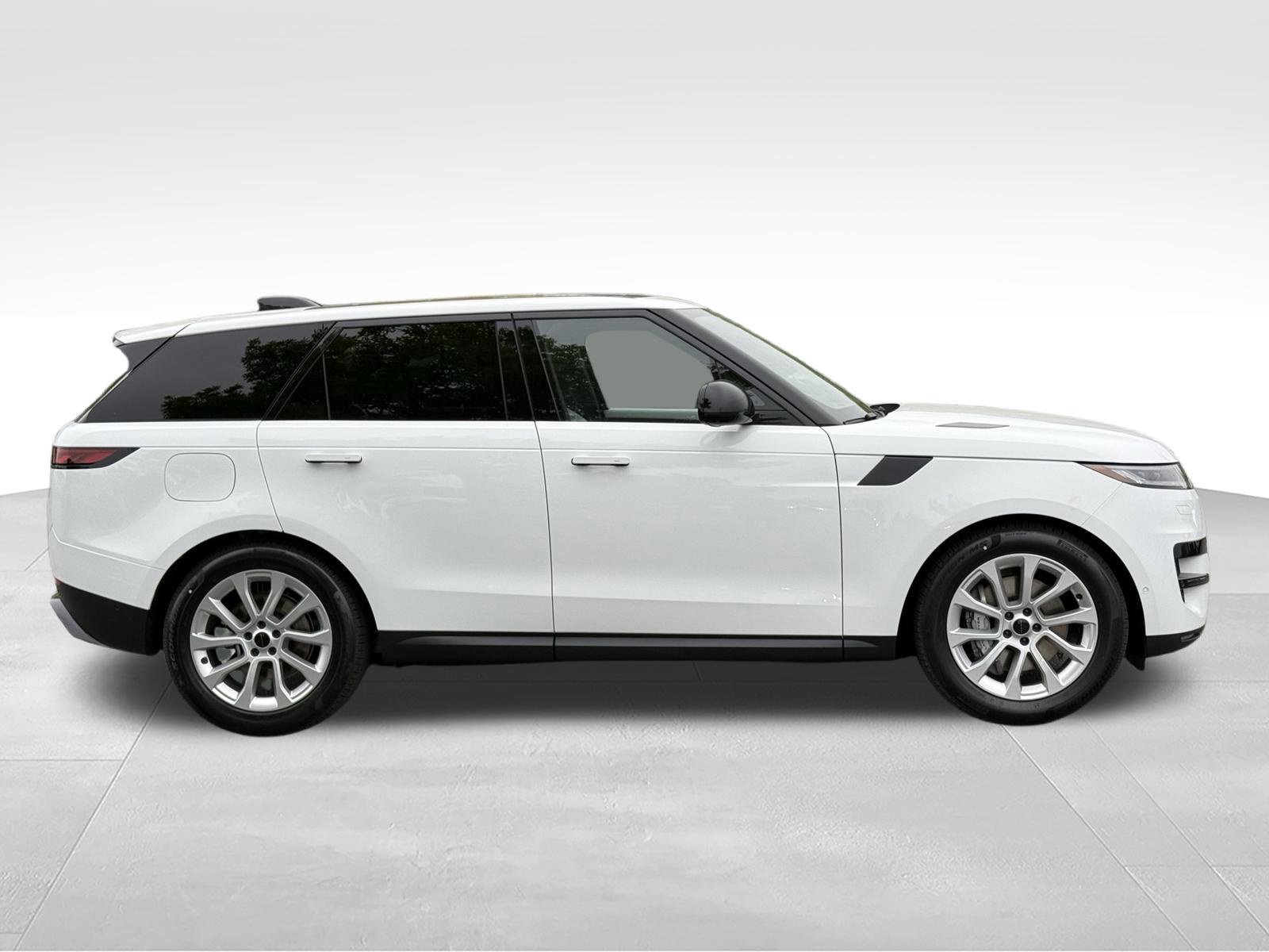 New 2026 Land Rover Range Rover Sport SE AWD/4WD image 7