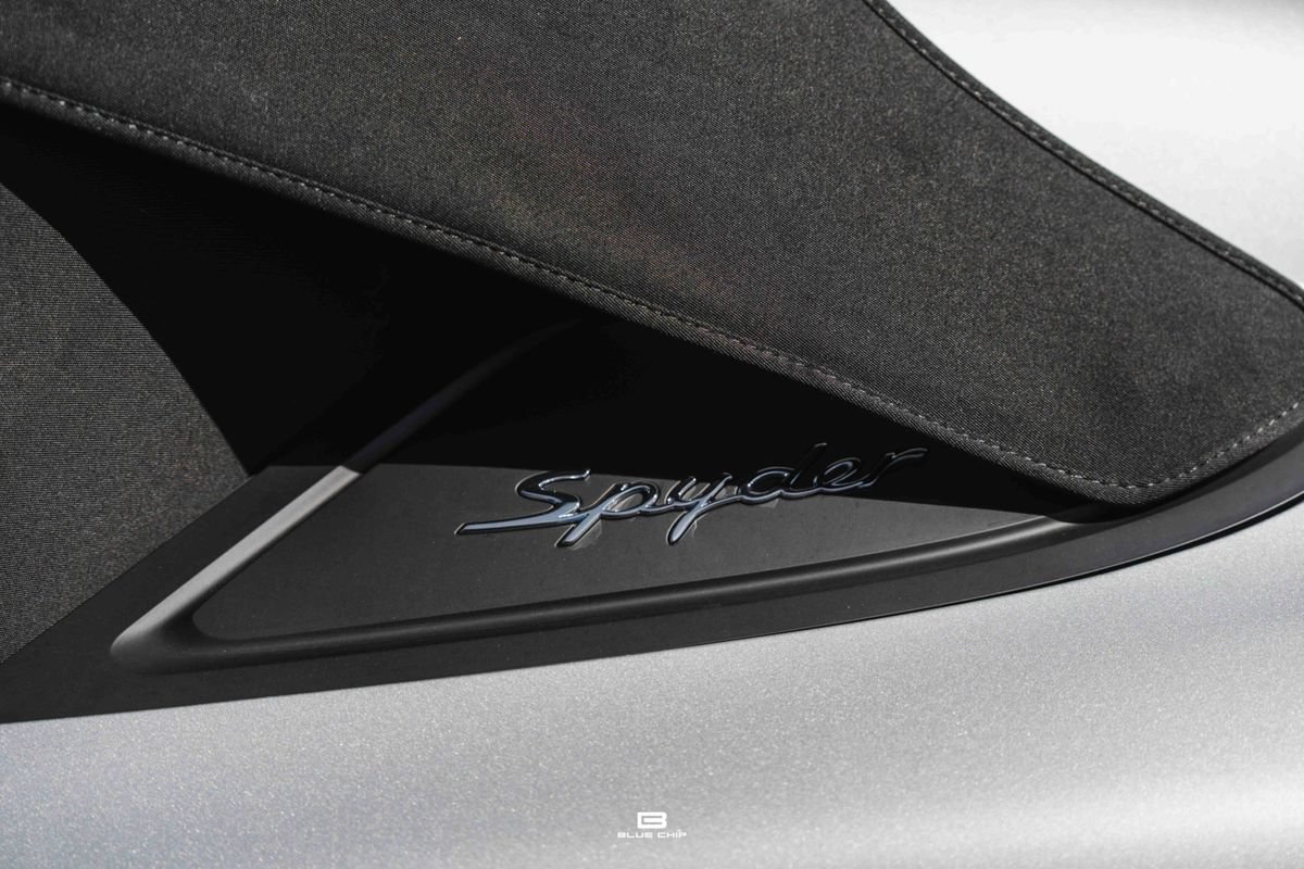 Used 2021 Porsche 718 Boxster Spyder RWD image 17