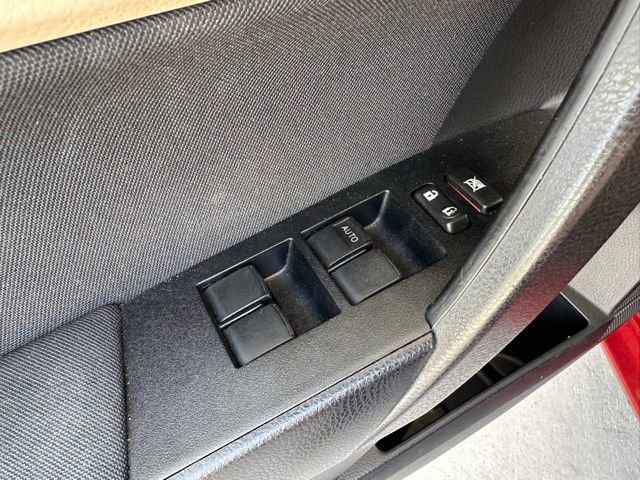 Used 2014 Toyota Corolla LE FWD image 10