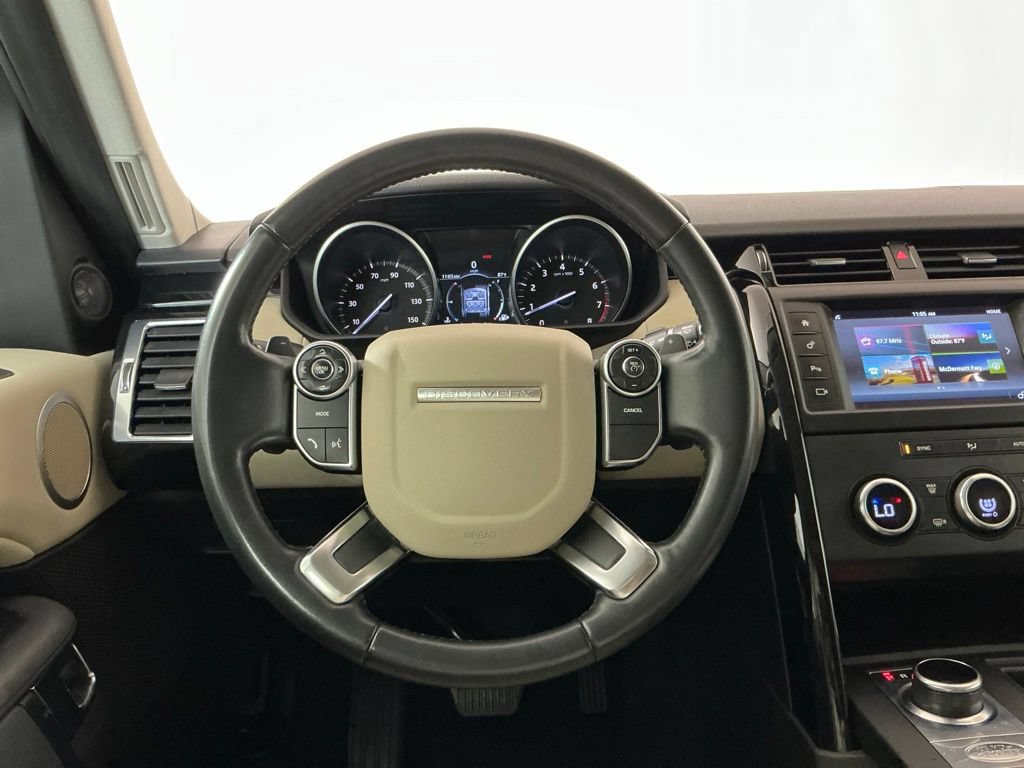 Used 2017 Land Rover Discovery SE AWD/4WD image 16