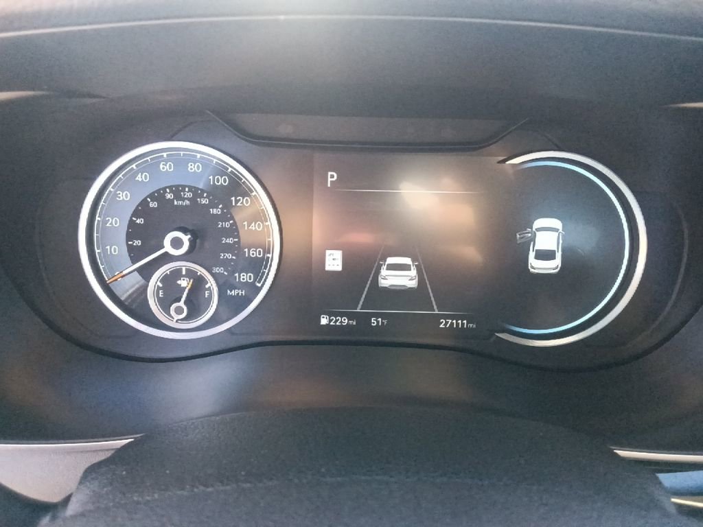 Used 2025 Genesis G70 2.5T image 20