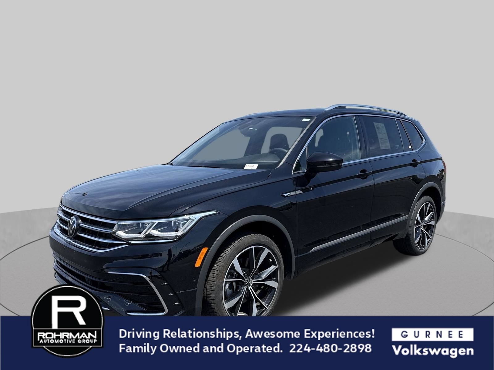 Used 2024 Volkswagen Tiguan SEL R-Line AWD/4WD image 5