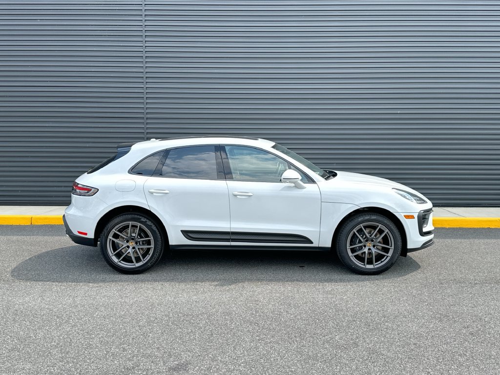 New 2026 Porsche Macan AWD/4WD image 8