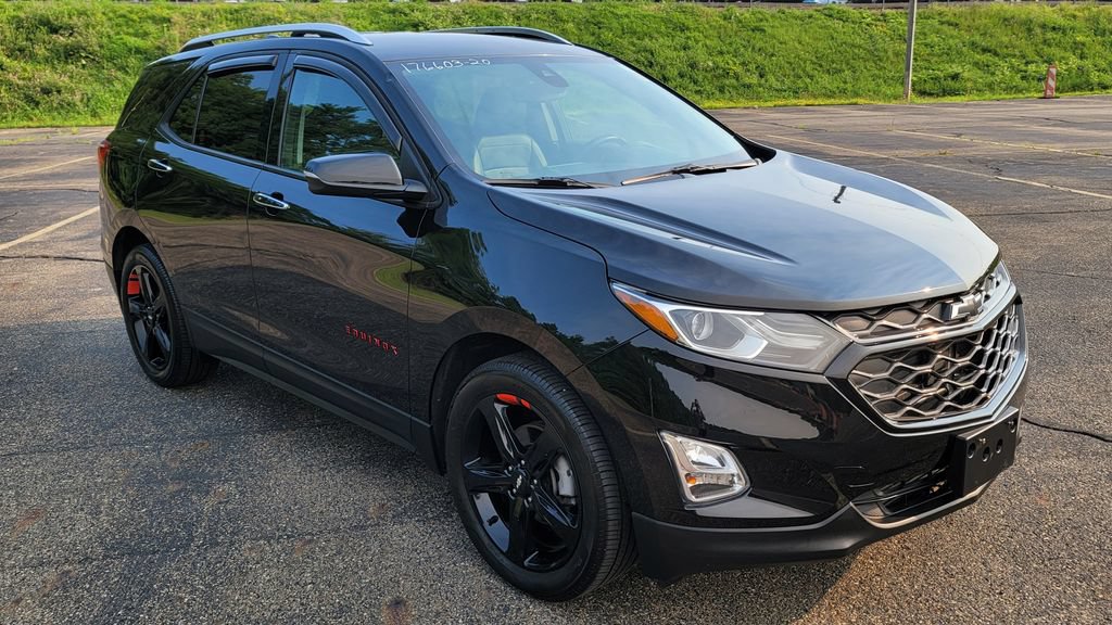 Used 2020 Chevrolet Equinox Premier w/ Premier Redline Edition FWD image 2