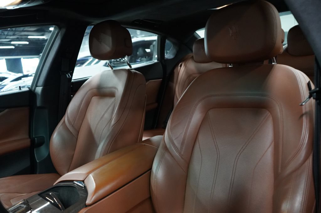 Used 2014 Maserati Quattroporte GTS RWD image 11