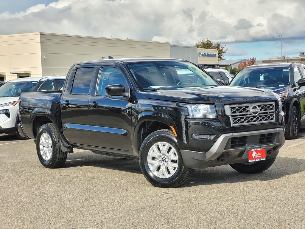 Used 2023 Nissan Frontier SV image 2