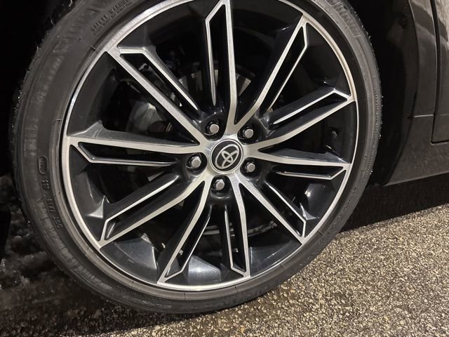 Used 2022 Toyota Avalon Touring w/ Advanced Safety Package image 4