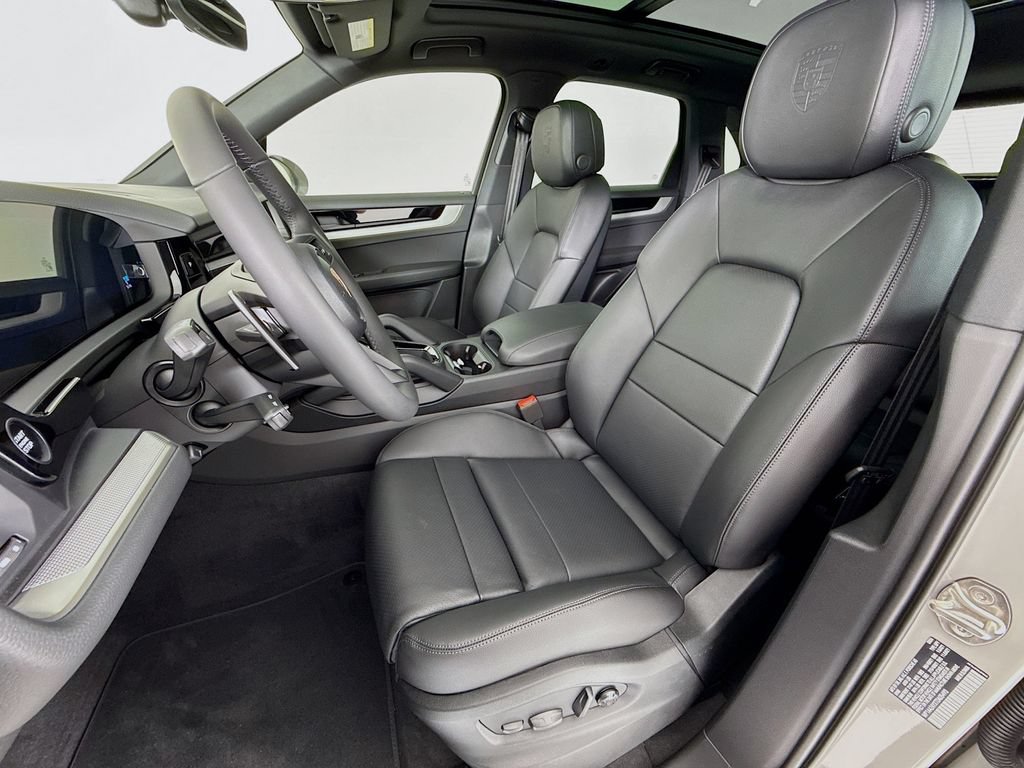 New 2026 Porsche Cayenne AWD/4WD image 5