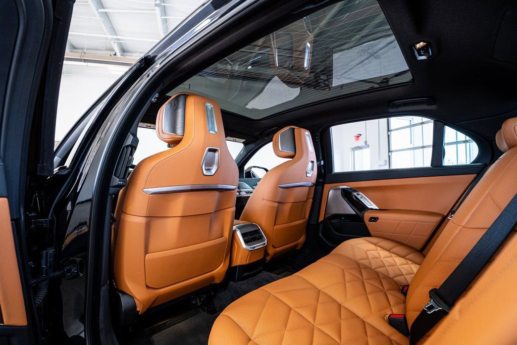 Used 2023 BMW 740i 740i w/ Parking Assistance Package image 51