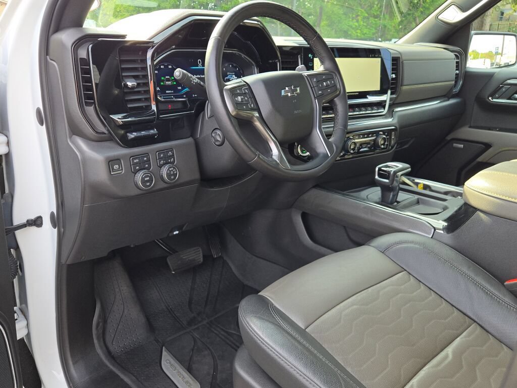 Certified 2023 Chevrolet Silverado 1500 ZR2 w/ Technology Package AWD/4WD image 27