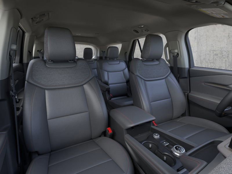 Used 2025 Ford Explorer Active w/ Active Comfort Package image 10