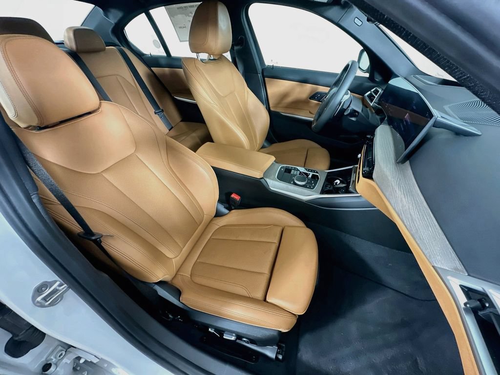 Used 2025 BMW 330i xDrive Sedan AWD/4WD image 37