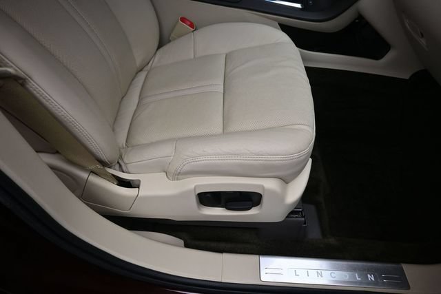 Certified 2019 Lincoln MKT AWD image 33