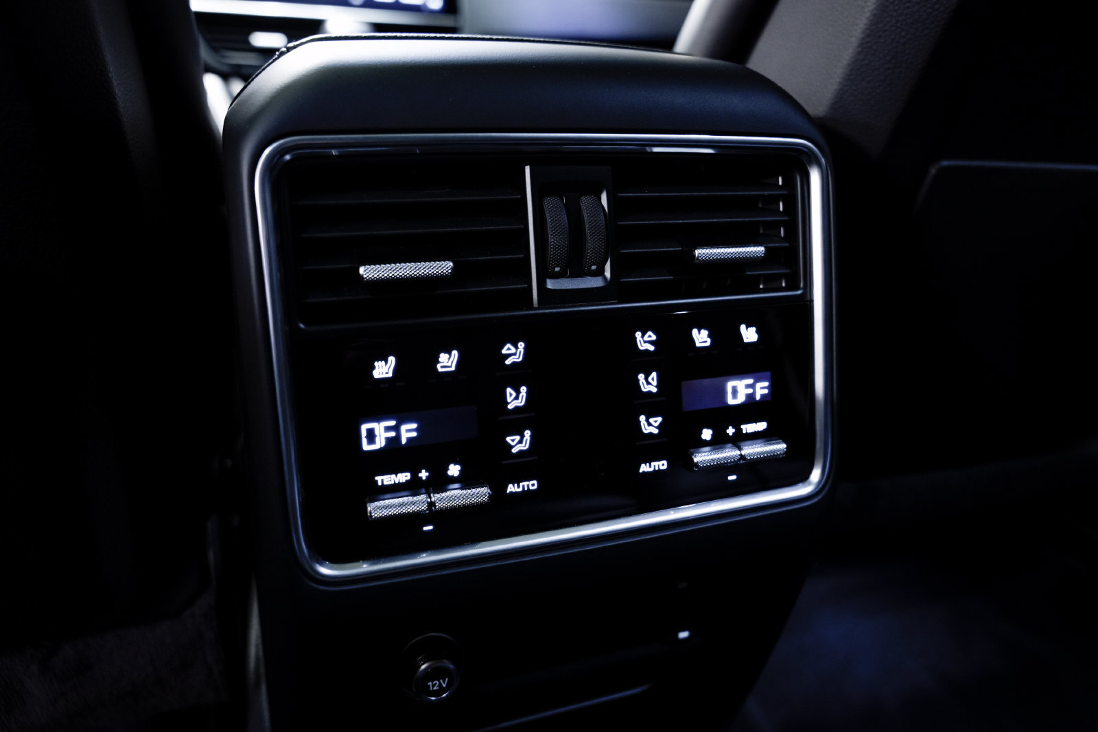Used 2023 Porsche Cayenne Platinum Edition AWD/4WD image 35