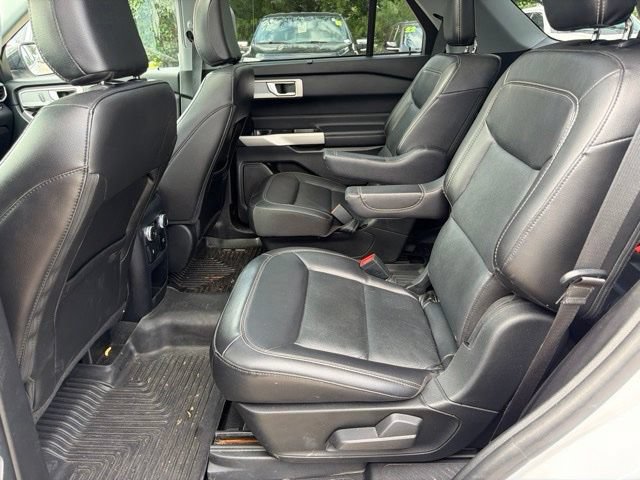 Used 2021 Ford Explorer Limited w/ Equipment Group 301A AWD/4WD image 18