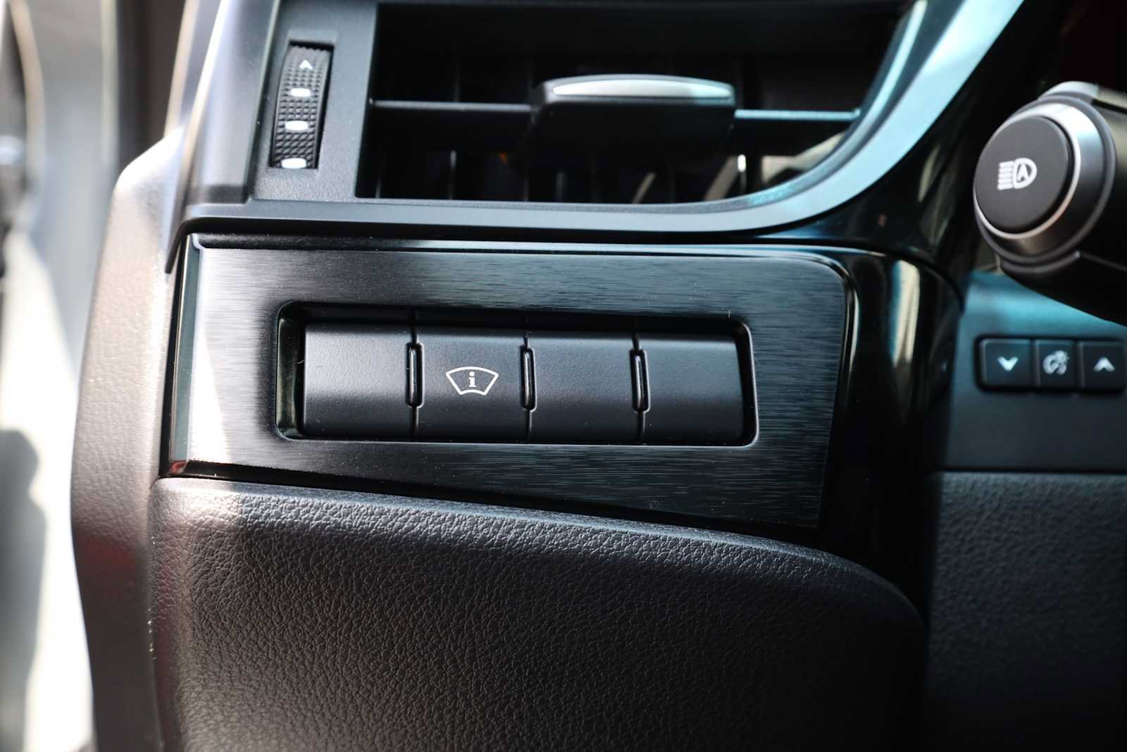 Used 2022 Lexus ES 300h F Sport w/ Accessory Package 2 FWD image 30