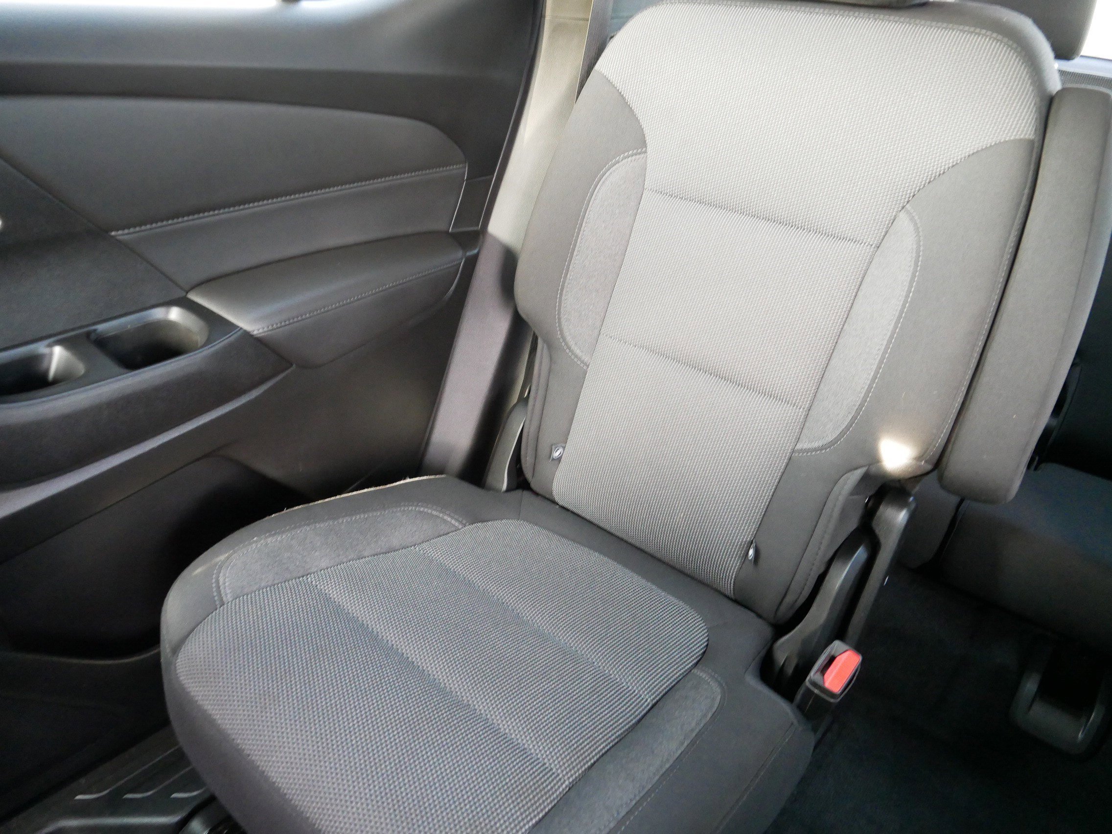 Used 2023 Chevrolet Traverse LT image 12