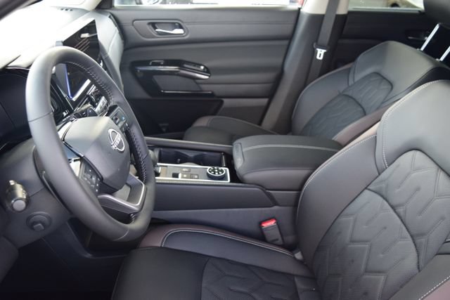 New 2026 Nissan Pathfinder Platinum w/ Cargo Package AWD/4WD image 11