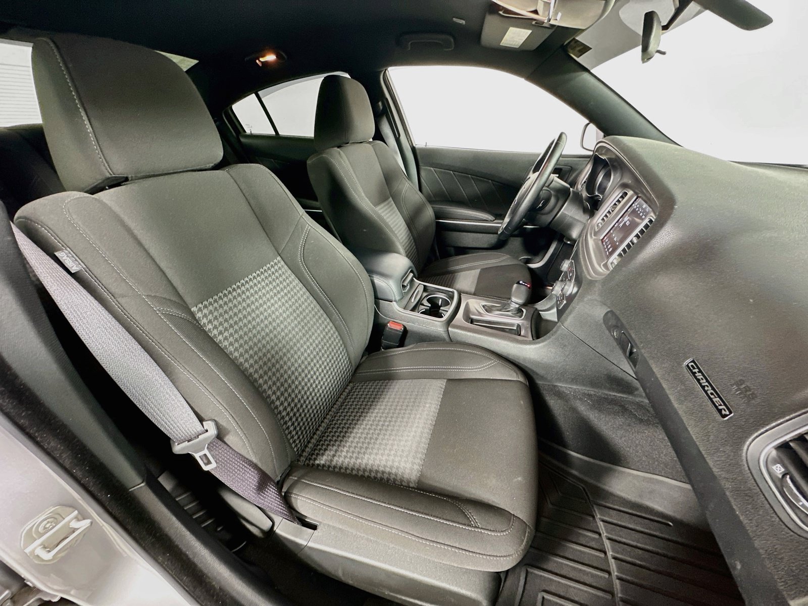 Used 2023 Dodge Charger SXT RWD image 25