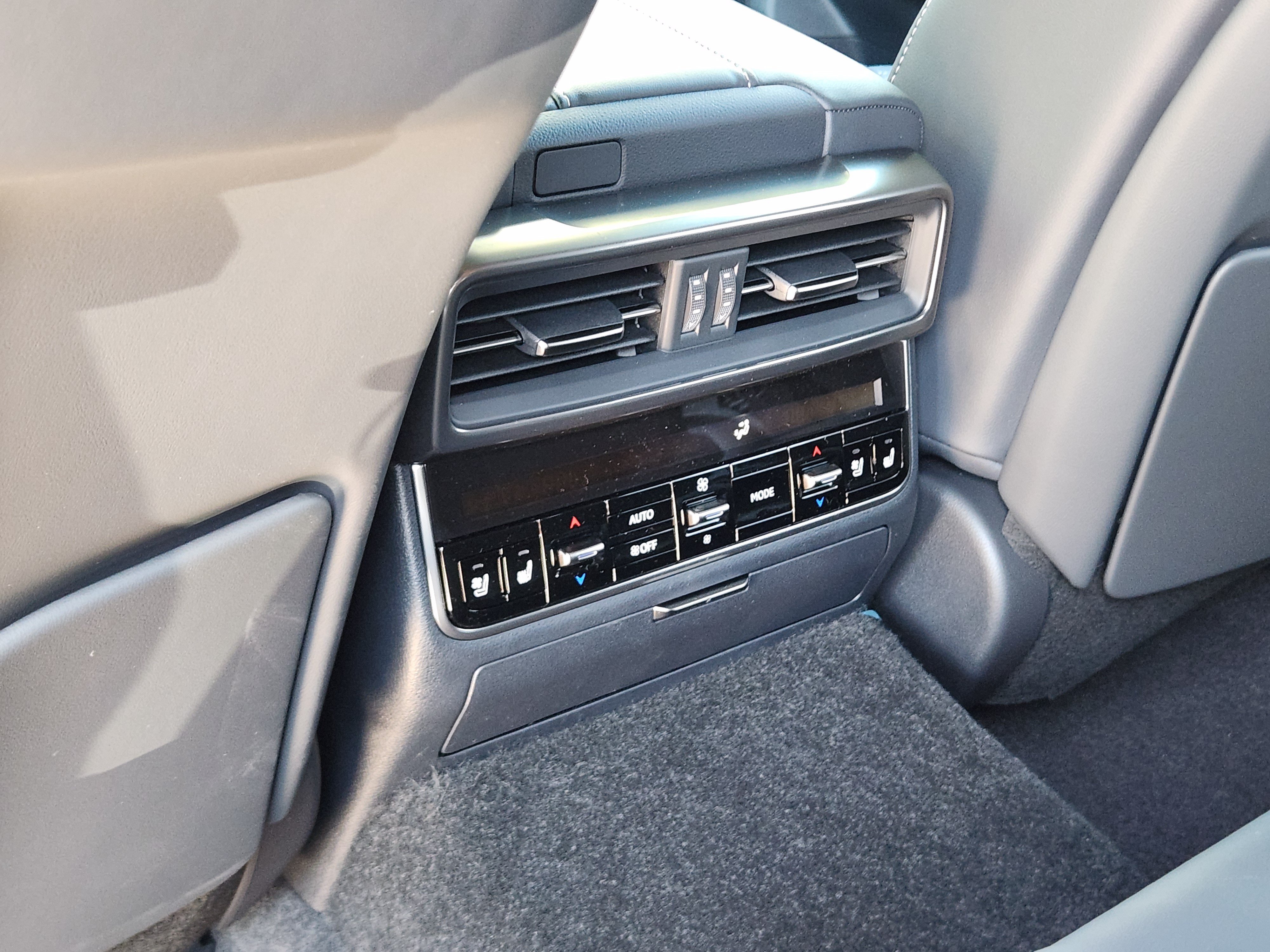 New 2026 Lexus LX 700h Luxury w/ Appearance Package AWD/4WD image 24
