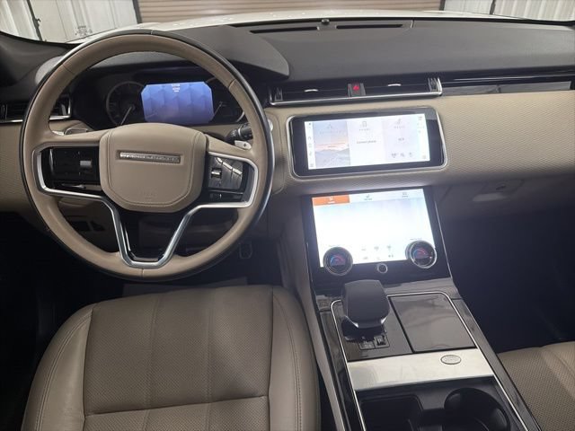 Certified 2022 Land Rover Range Rover Velar R-Dynamic S AWD/4WD image 17