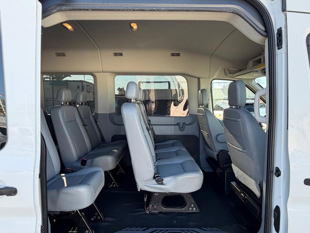 Used 2017 Ford Transit 350 XL image 34
