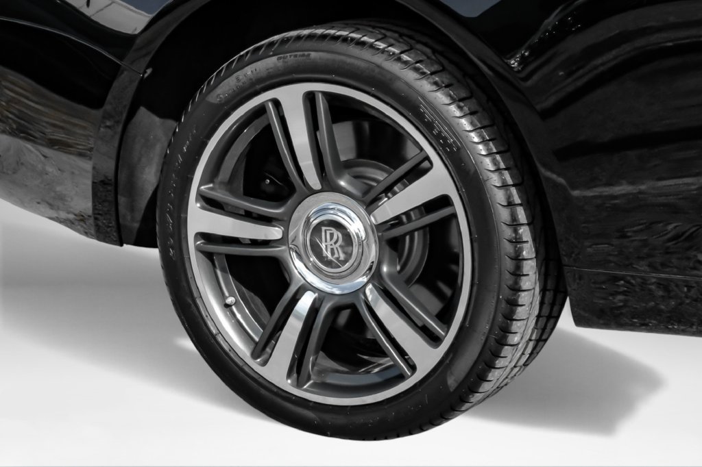 Used 2014 Rolls-Royce Wraith RWD image 41