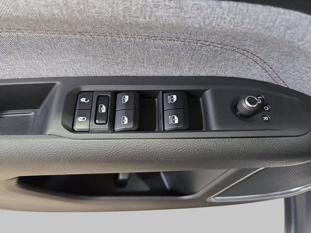 Used 2022 Jeep Compass Latitude image 31