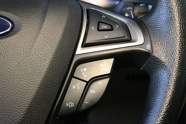 Used 2018 Ford Fusion SE FWD image 22