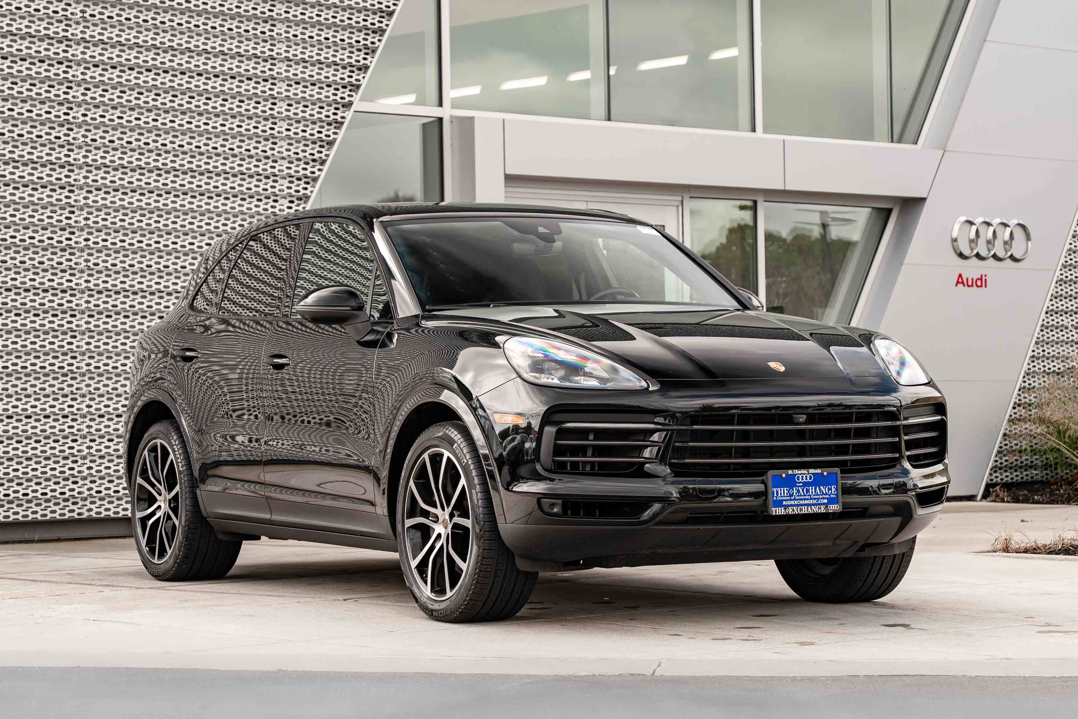 Used 2022 Porsche Cayenne Platinum Edition AWD/4WD image 1