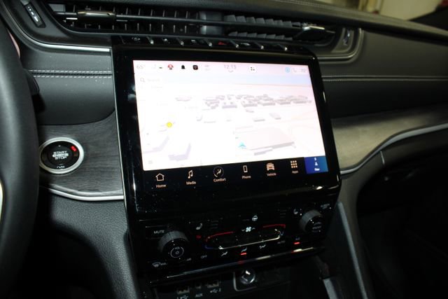 Used 2024 Jeep Grand Cherokee L Limited image 14