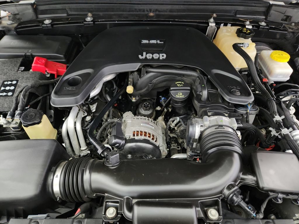 Used 2018 Jeep Wrangler Unlimited Sport S AWD/4WD image 32