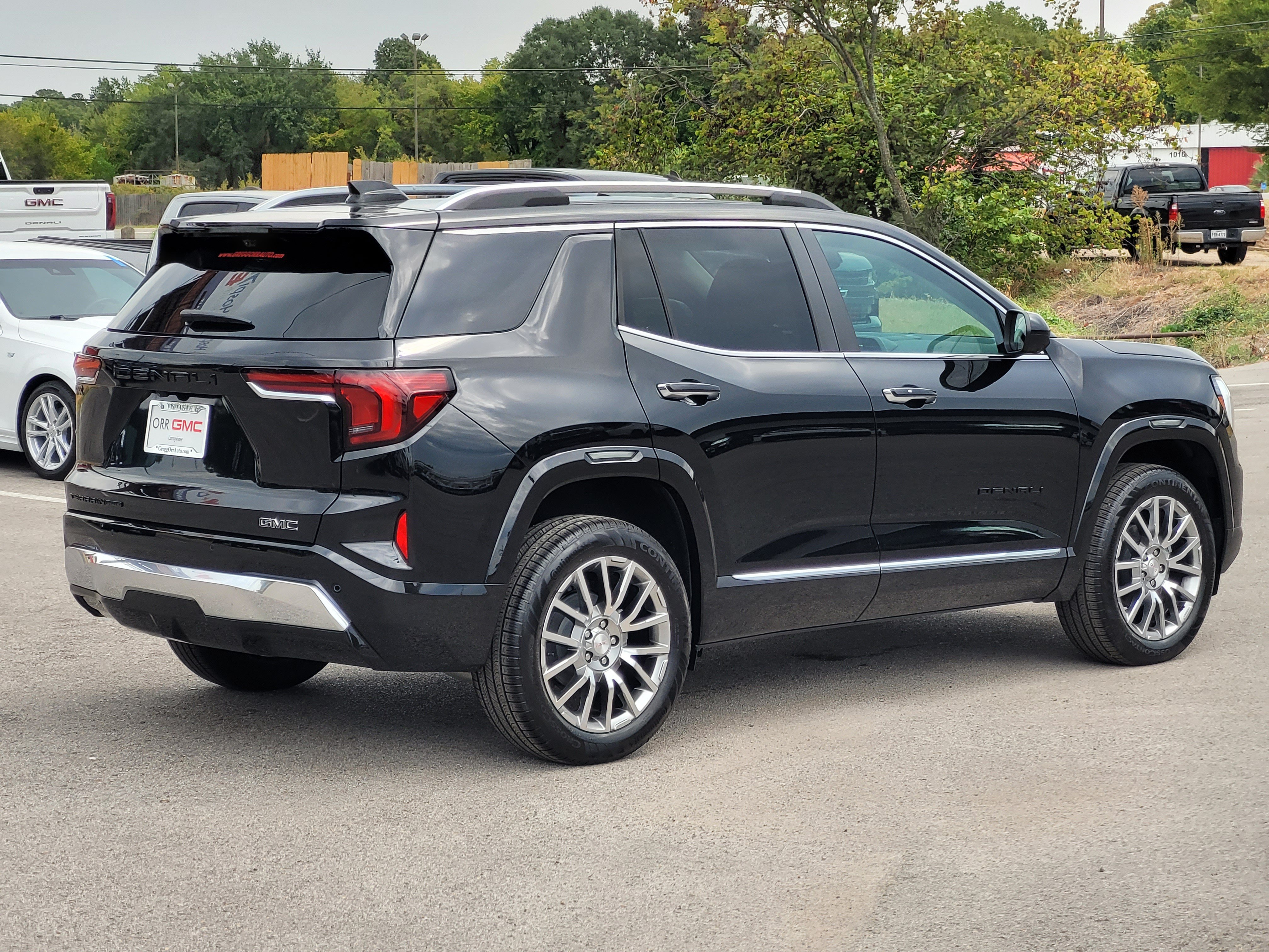 New 2027 GMC Terrain Denali w/ LPO, Black Badging Package AWD/4WD image 4